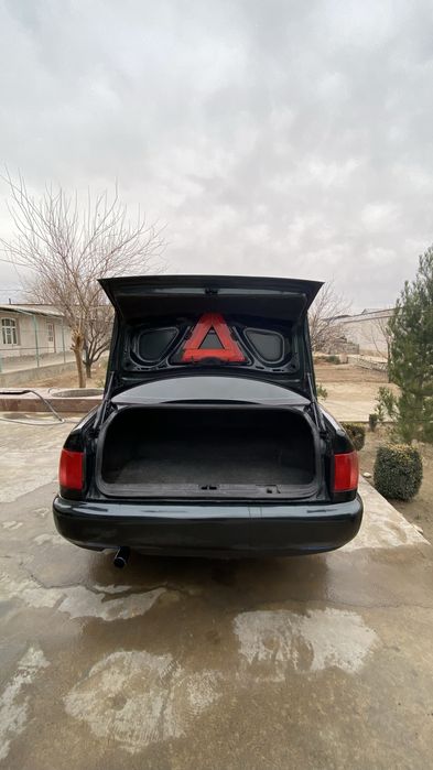 Зеленный Audi A6