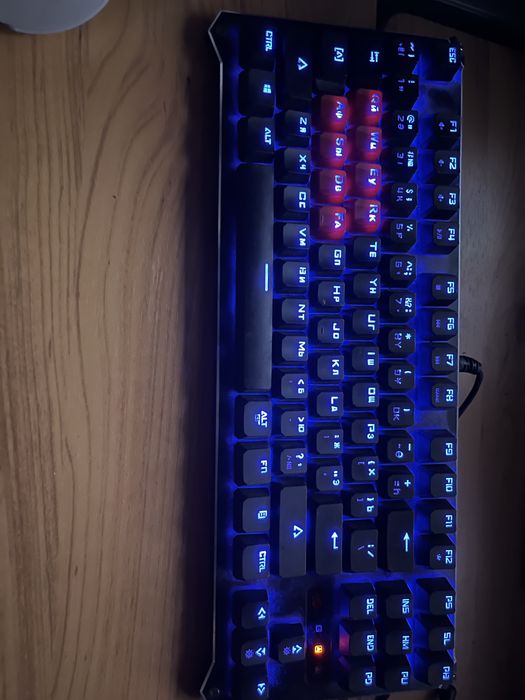 Продам оптическую клавиатуру blody b930