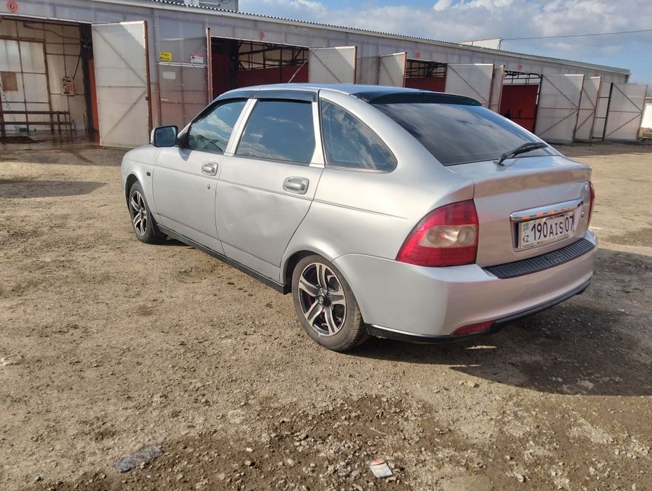 Продам Приора  2013