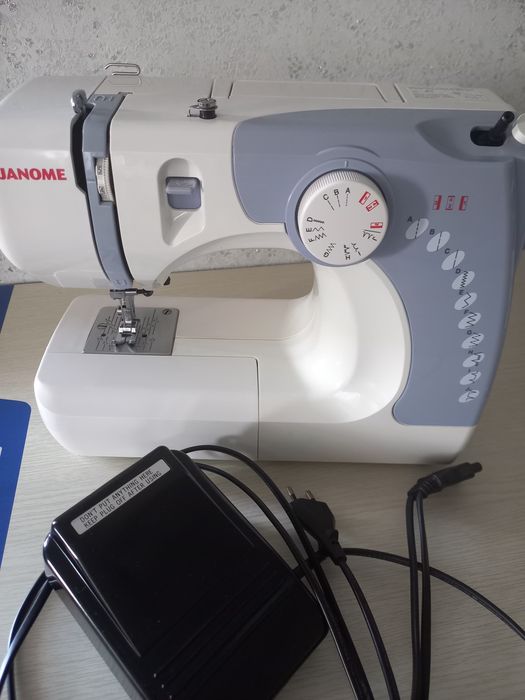 Швейная машинка Janome