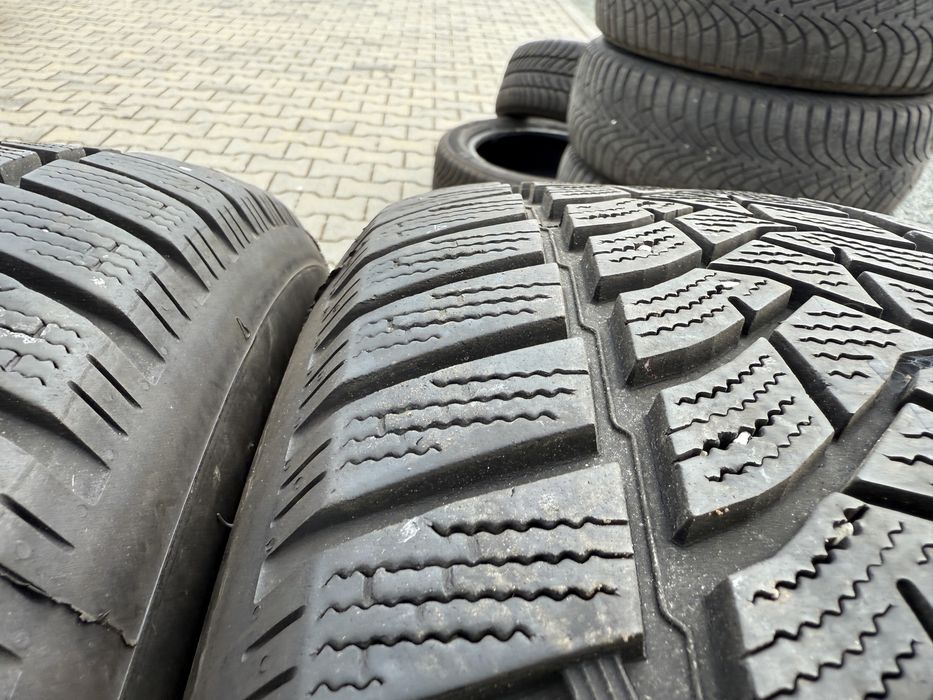 4бр. Отлични Зимни Гуми 215/65R/16 -DUNLOP- DOT:3019- 6,5мм.