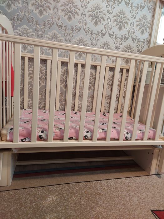 Детская кровать-манеж