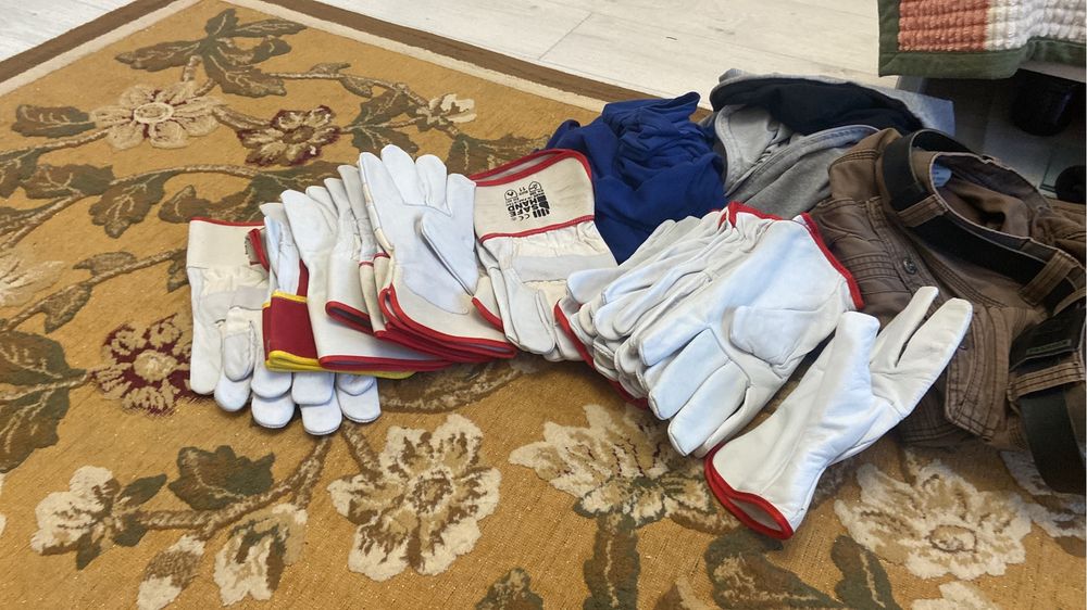 Продам спецодежду новая