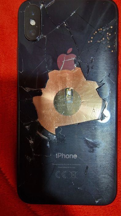 Продам Айфон XS на 64ГБ