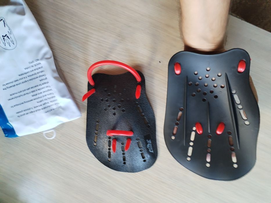 Ласты на руки для плавания. Новые