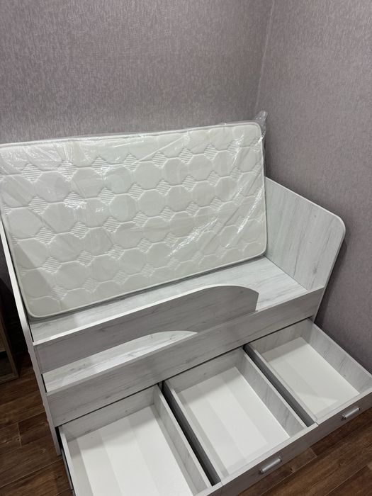 Продам детскую кровать