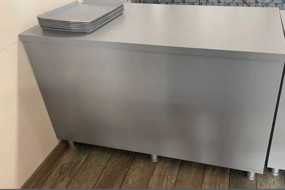 Set de 4 mese solide + 3 dulapuri cadou