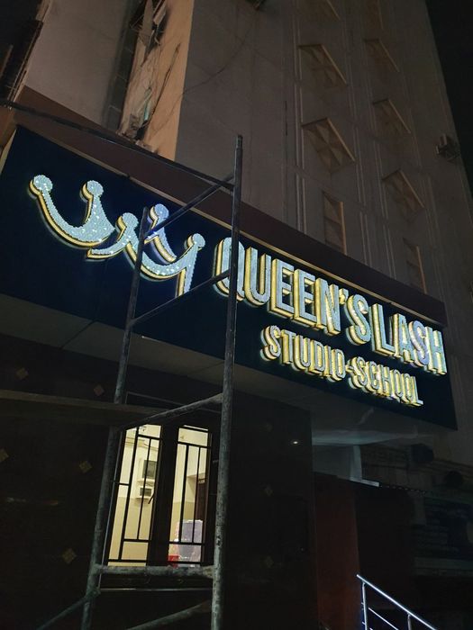 Tashqi reklama Poligrafiya Banner pechat Bukva Stend