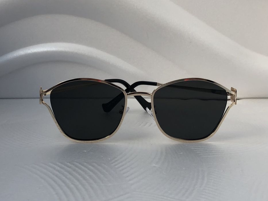 Модерни дамски слънчеви очила