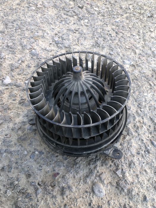 Моторчик печки на w 220 мерседес