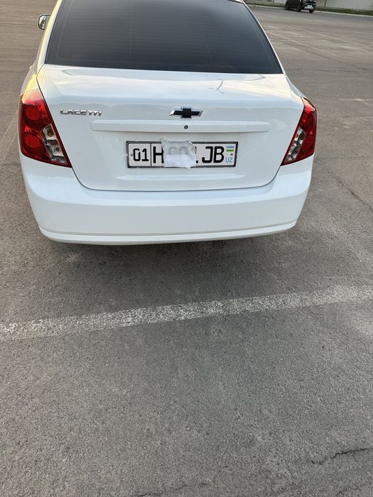 Ласетти (Жентра)(Jentra) сотилади. Ранги ок. 
Пробег 46000