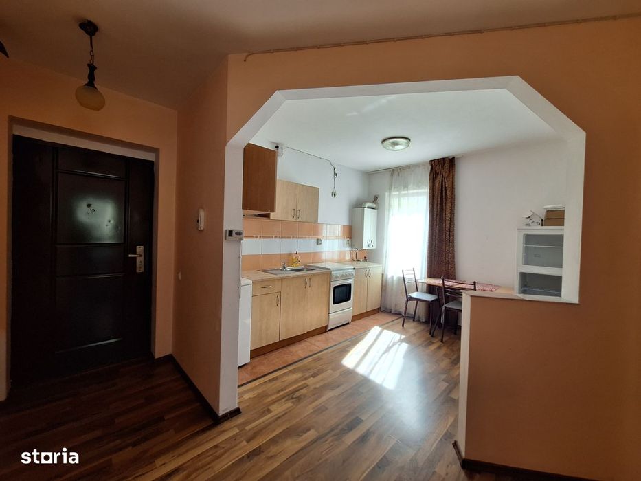 Apartament decomandat, etajul 1, zona KIK