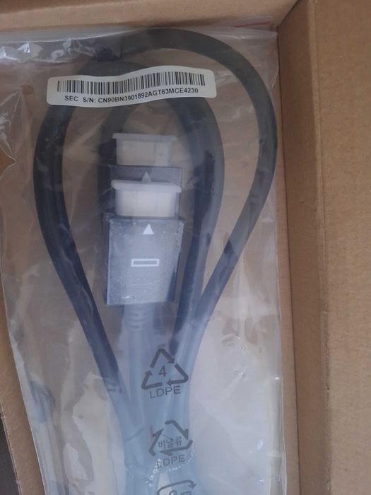 One connect кабел Samsung BN3901892A за телевизор Samsung UE55HU8500