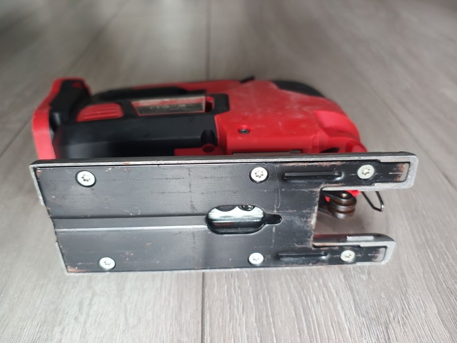 Milwaukee M18 BJS fierastrau pendular