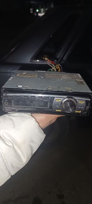 Продам магнитолу толу аригинал пианер