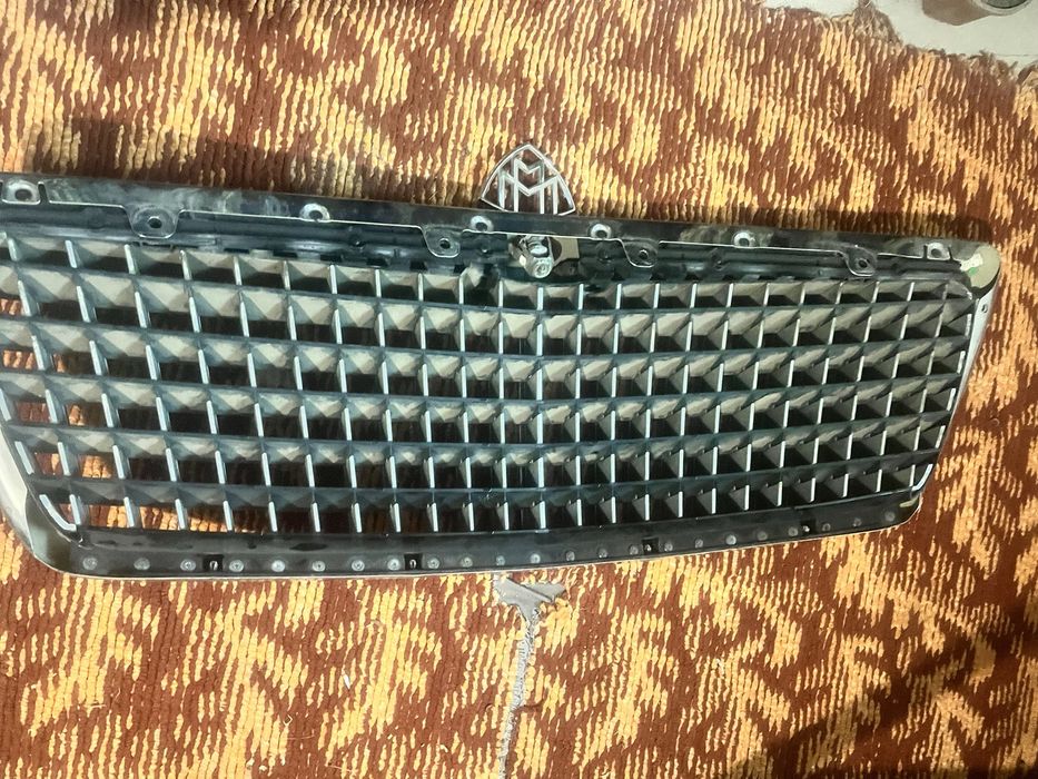 Решетка радиатора Maybach w240