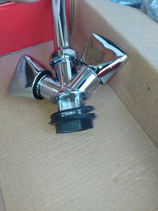 Смеситель для мойки .