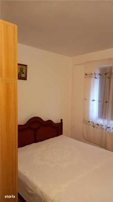Apartament 2 camere semidecomandate,zona Cora