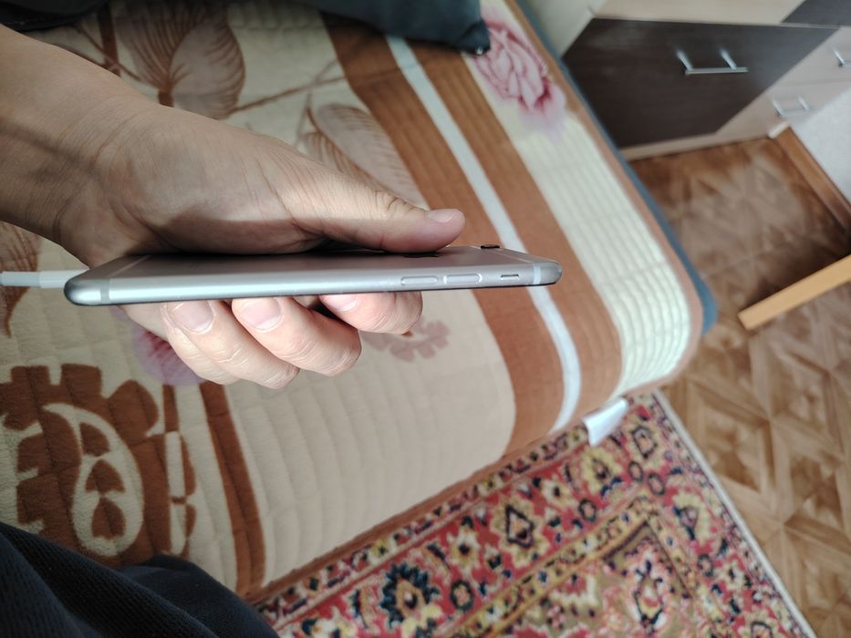 Продам iPhone 6s 128gb