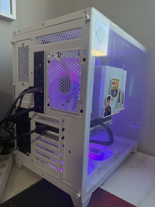 Геймърски компютър RTX 5070 / Ryzen 7 5700X3D / 32GB RAM / 1TB NVMe / Гаранция