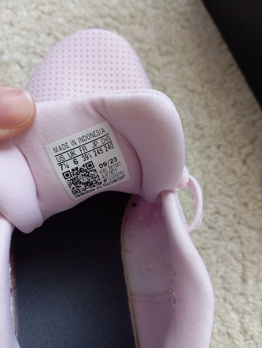 Маратонки адидас