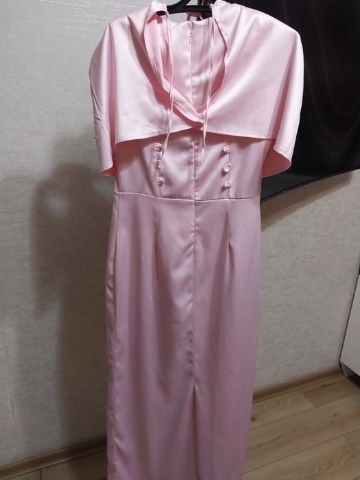 Продам платье новое