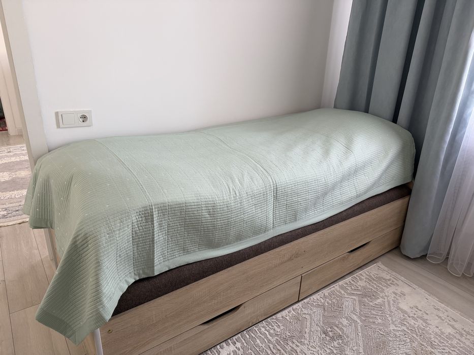 Продам шифоньер, кровать детскую