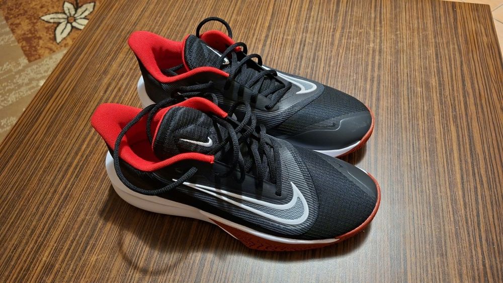 Adidasi Nike 42.5