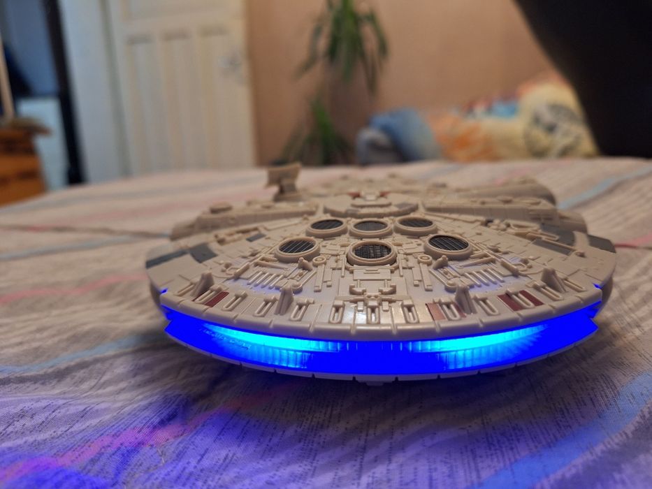 Корабът на Han Solo Millennium Falcon