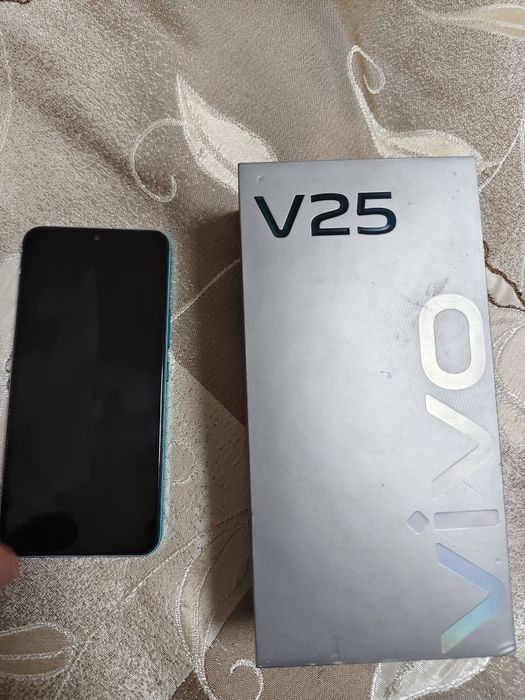 Телефон vivo v25