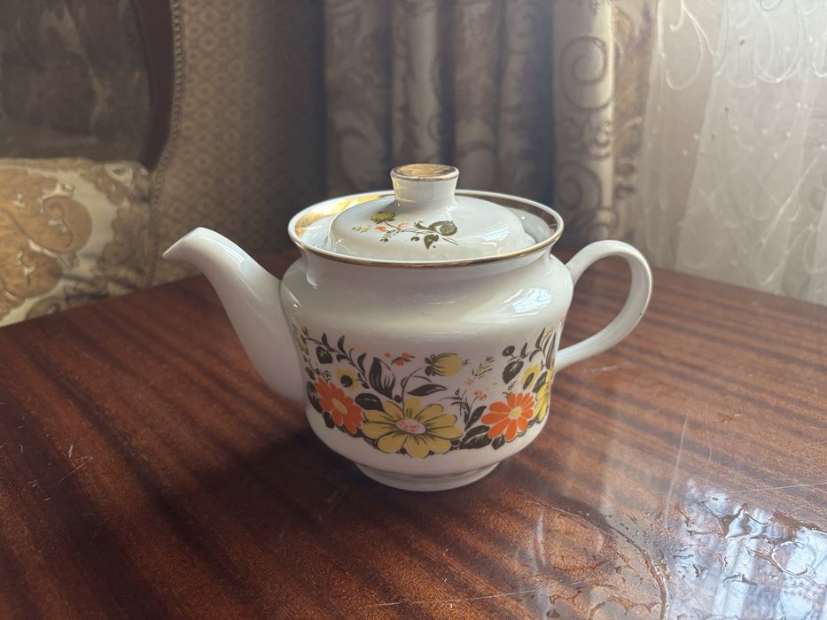 Чайные сервизы и чайники