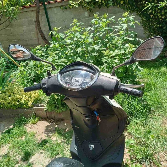 Piaggio Fly 50 скутер