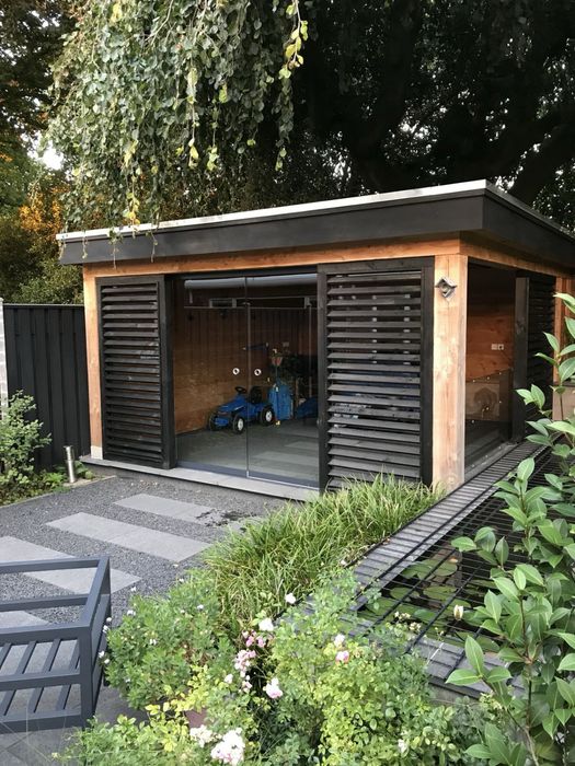 Vand Casute foisoare si terase de gradină