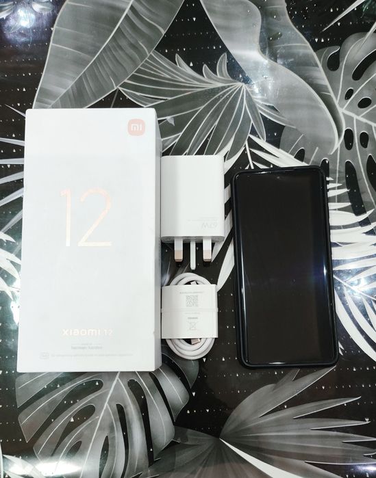Продам Флагман Xiaomi 12 5G (12/256 ГБ) – Мощность и Компактность!