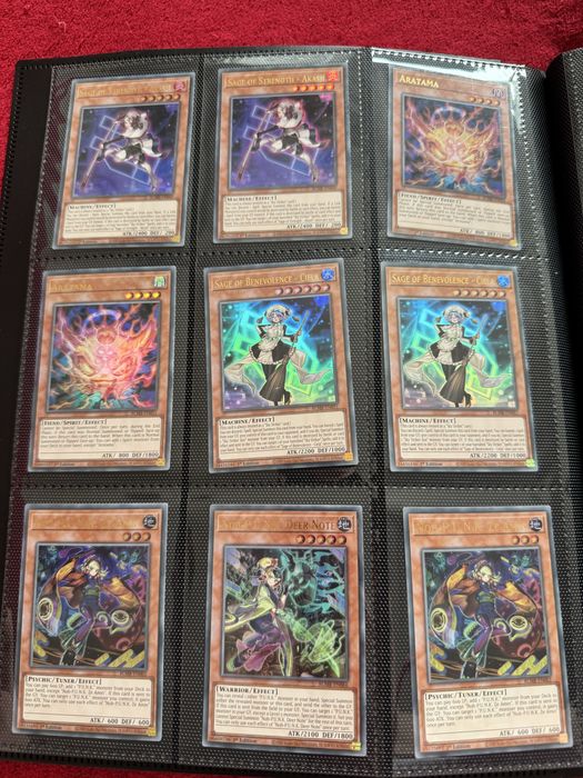 Yu-Gi-Oh карти.