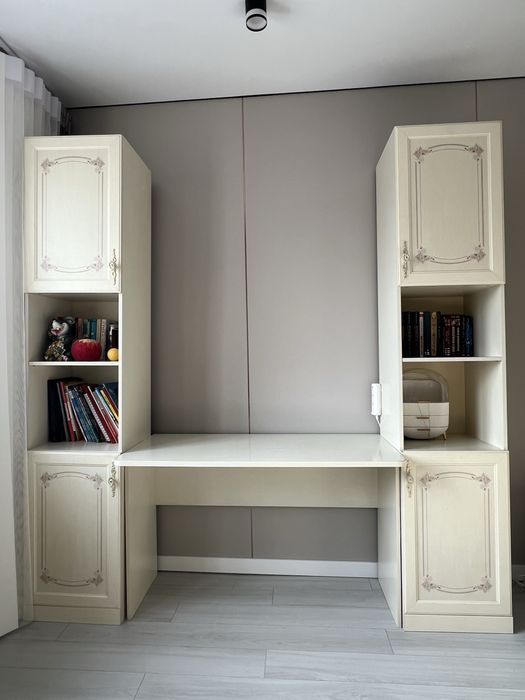 !!! Стильный и удобный комплект: стол + 2 пенала!!!