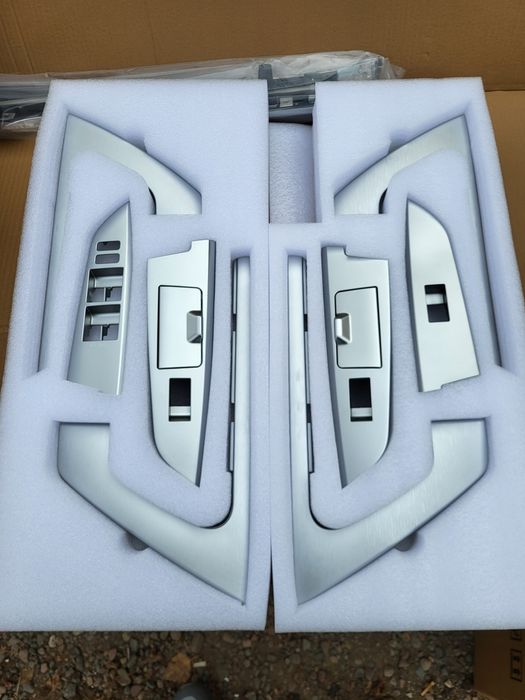 Вставки в салон Land Cruiser 200