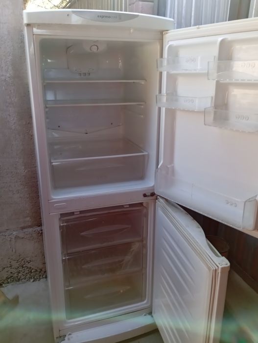 Продам б/у холодильник