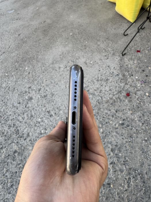 Iphone 11 black срочно!