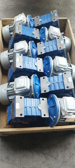 Продам редукторы