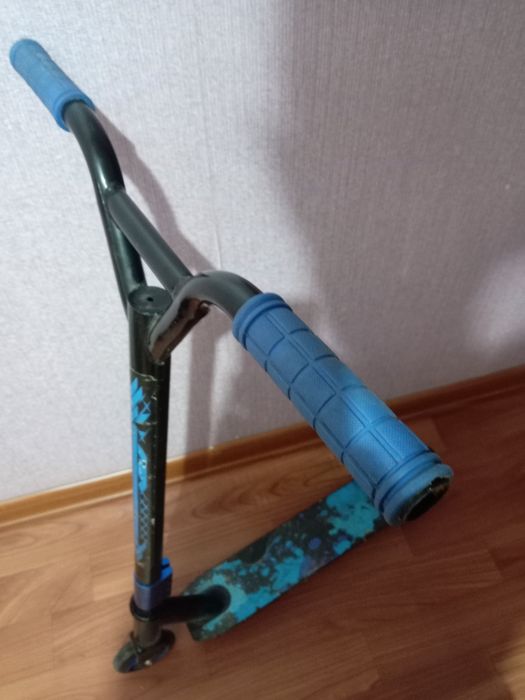 Самокат трюковой