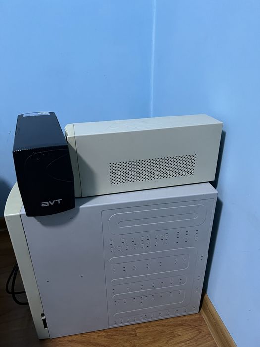 Kompyuter sotiladi srochna bervoraman ups ham bor