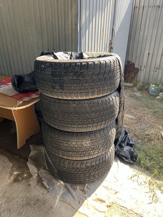Шины зимние Bridgestone 285/50/R20