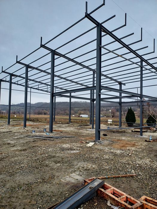 Vând structura metalica la super preț