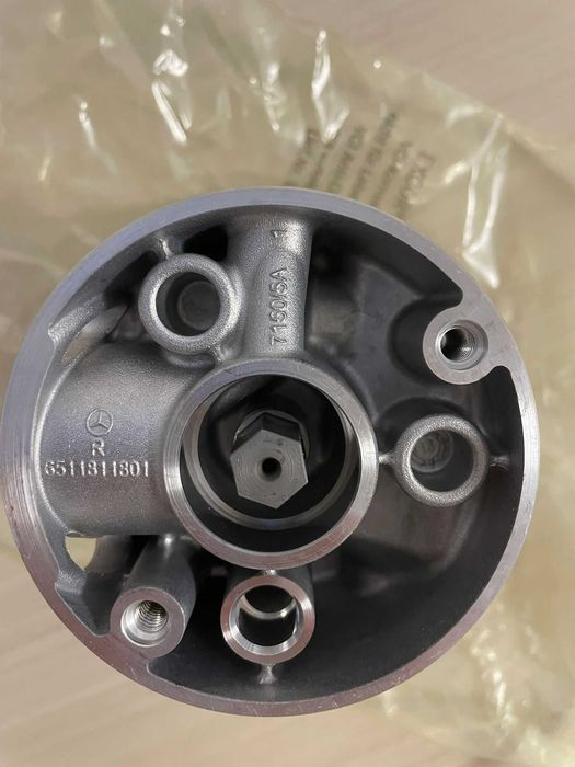 Pompă ulei originală Mercedes-Benz OM651 – A6511810312 – NOUĂ, OEM