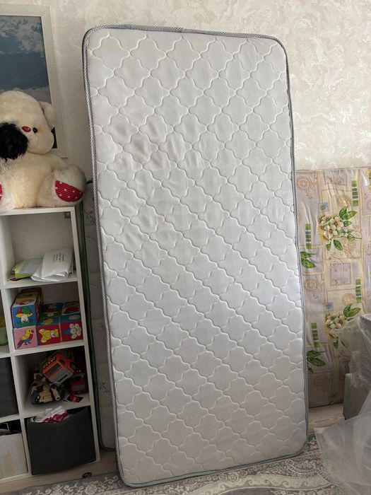Продам матрас 90 на 200