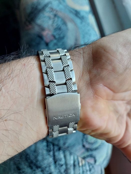 Продавам Мъжки Часовник  NAUTICA.