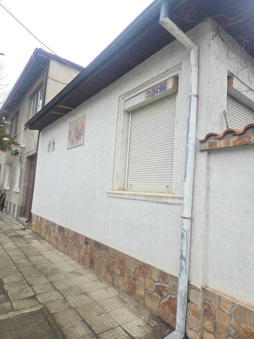 Едноетажна къща в Перущица