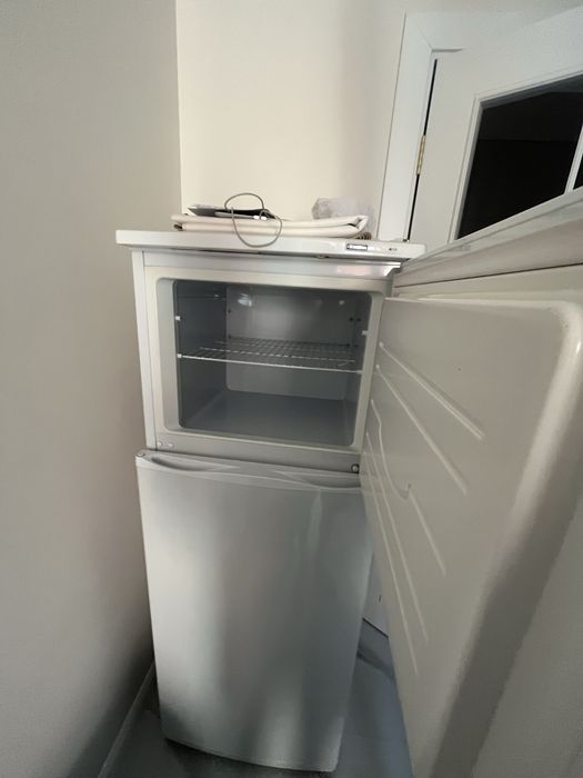 Холодильник двухкамерный