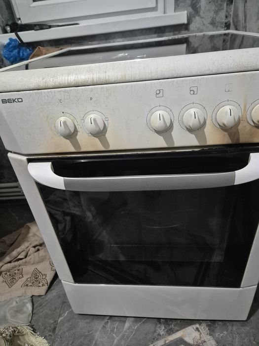 Продаю электро плиту